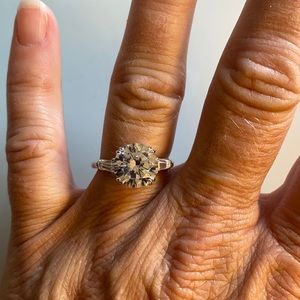 LaFonn 3 stone engagement ring, brand new!! Size 7